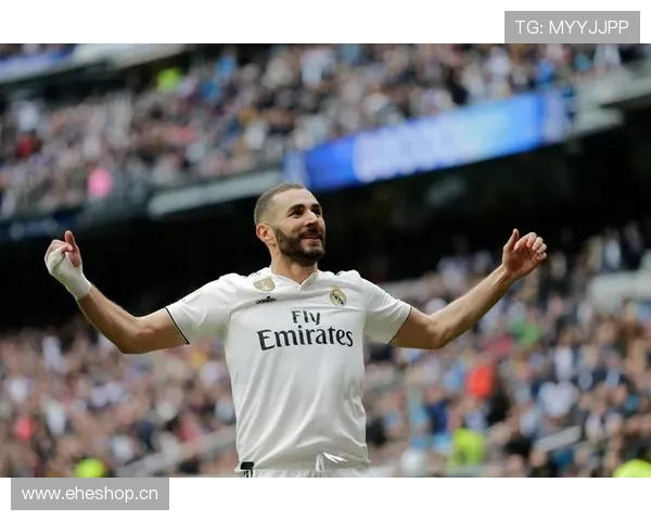 本泽马终结效率与战术核心作用解析：是否顶级第一中锋