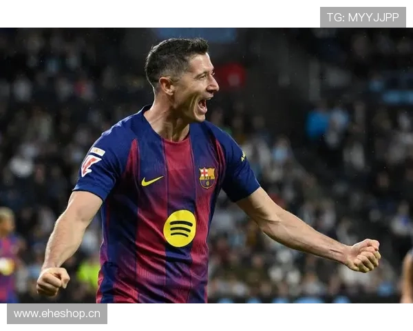 莱万转会巴萨的战术适配与状态延续性分析