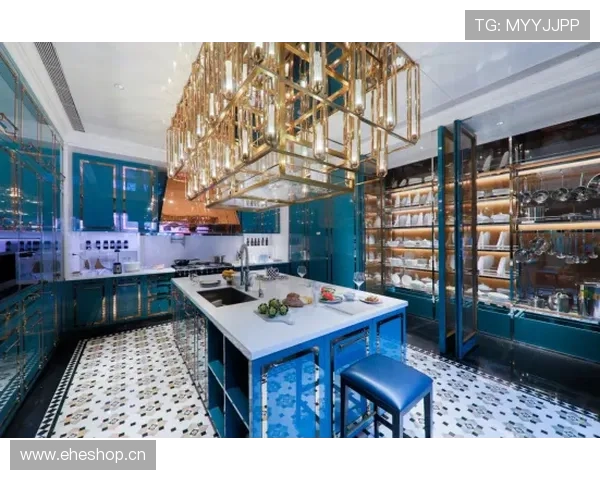 刘璇家那栋别墅灯都亮到凌晨，网友说她晚上到底在忙啥？